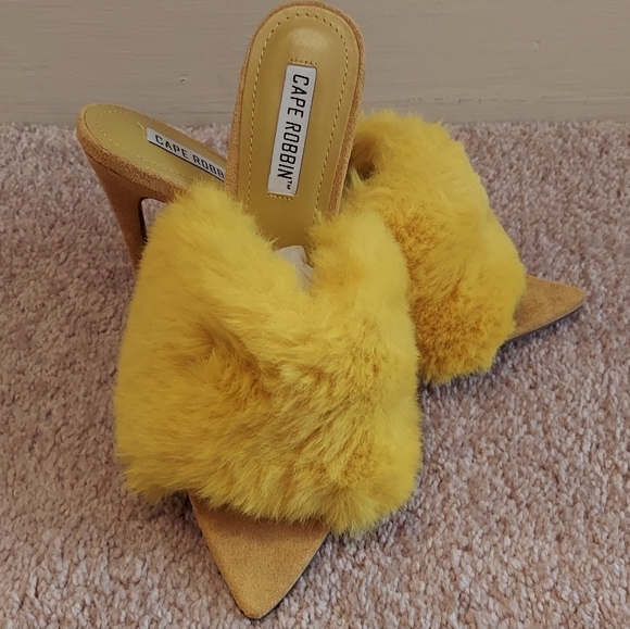 Cape Robbin Mustard Yellow Fur High Heels - Picture 2 of 4